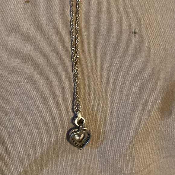 Women’s Necklace Heart Pendant Dainty Thin Chain - Picture 3 of 4